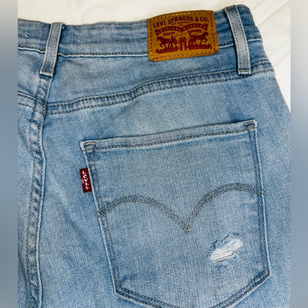 Levi's Sky Blue High Rise Women's Jeans - Picture 10 of 11